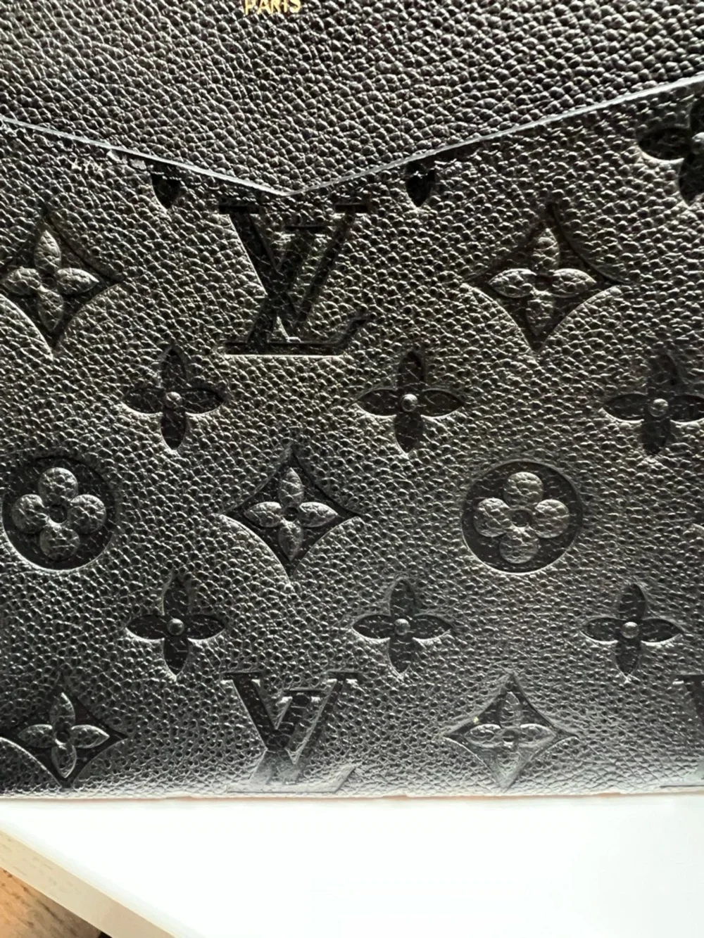 Louis Vuitton Melanie Pochette - Picture 4 of 16